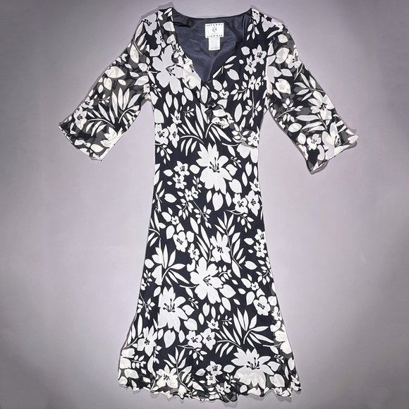 ICE Petite Dress with‎ Flower Design Size 4P - Picture 2 of 16